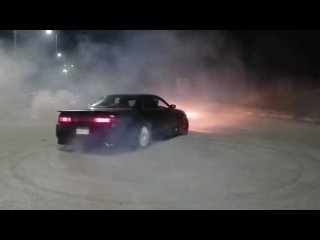 Toyota mark 2 jzx90 1uz vvti V8 swapped making donuts with E46 1jzgte swapped