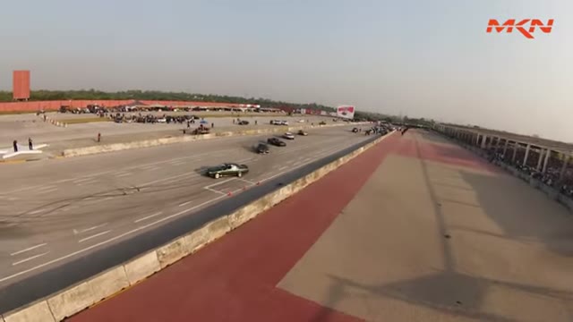 Toyota mark 2 and 350z drifting