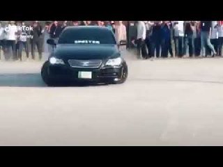 Toyota Mark X drift