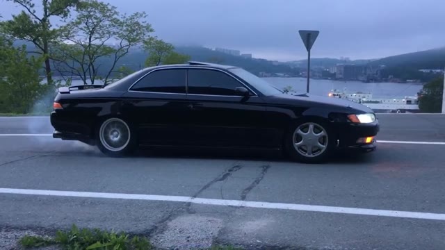 Vladivostok BurnOut Toyota Mark II JZX90 Stock TourerV