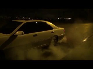 Street Race Toyota Mark 2 Vs Crown Battle Of The 1jz