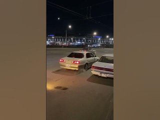 Burnout Toyota Cresta vs Toyota Crown